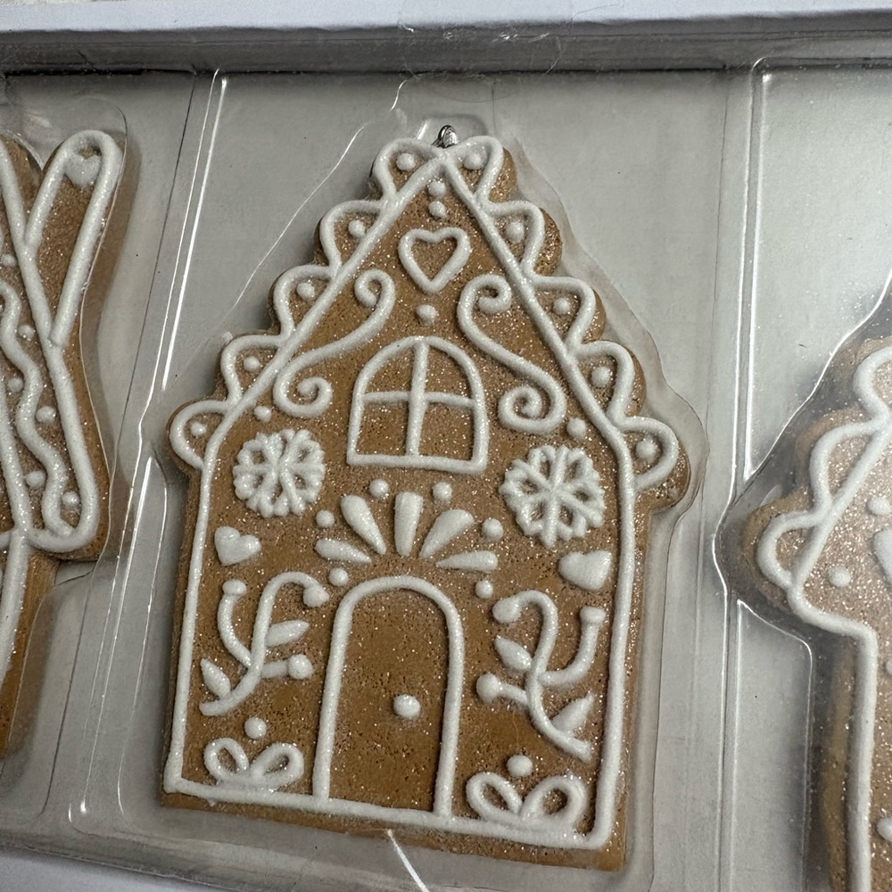 NWT Gingerbread House ornaments - Picture 3 of 4